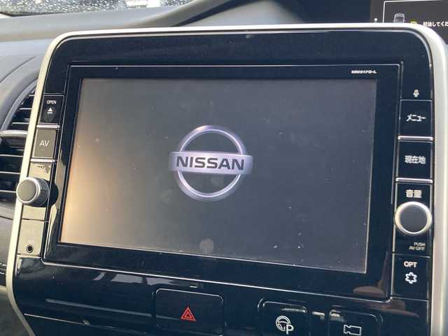 日産 セレナ ハイウェイスター G 茨城県 2018(平30)年 6.3万km ブリリアントホワイトパール 純正９インチメモリナビ【MM517D-L】/プロパイロット/両側パワースライドドア/後席フリップダウンモニター/エマージェンシーブレーキ/コーナーセンサー/全方位カメラ/ドライブレコーダー/ETC/オートライト/LEDヘッドライト/純正16inアルミホイール/純正フロアマット/スマートキー/スペアキー/取扱説明書