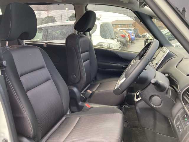 日産 セレナ ハイウェイスター G 茨城県 2018(平30)年 6.3万km ブリリアントホワイトパール 純正９インチメモリナビ【MM517D-L】/プロパイロット/両側パワースライドドア/後席フリップダウンモニター/エマージェンシーブレーキ/コーナーセンサー/全方位カメラ/ドライブレコーダー/ETC/オートライト/LEDヘッドライト/純正16inアルミホイール/純正フロアマット/スマートキー/スペアキー/取扱説明書