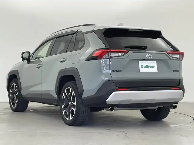 トヨタ ＲＡＶ４ アドベンチャー 群馬県 2020(令2)年 3.4万km アッシュグレーメタリック/アーバンカーキ パノラマルーフ/ブラインドスポットモニター/リヤクロストラフィックオートブレーキ/インテリジェントクリアランスソナー/純正9インチSDナビ/（フルセグTV/Bluetooth/CD/DVD/SD）/バックカメラ/トヨタセーフティセンス/・プリクラッシュセーフティ/・レーントレーシングアシスト/・レーダークルーズコントロール/・オートハイビーム/・ロードサインアシスト/ETC/パワーバックドア/LEDヘッドライト/電動パーキングブレーキ/オートホールド/プッシュスタート