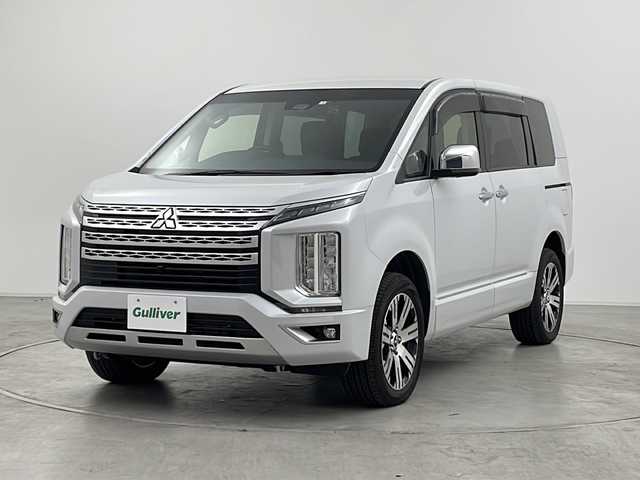 三菱 デリカＤ：５ P 群馬県 2023(令5)年 2万km ホワイトダイヤモンド 純正１０．１型ナビ　全周囲カメラ　ＢＳＭ　ハンドルヒーター　パドルシフト　電動リアゲート　両側電動スライドドア　衝突被害軽減ブレーキ　レーンアシスト　ドラレコ　ＥＴＣ　ＬＥＤ　シートヒーター　禁煙車