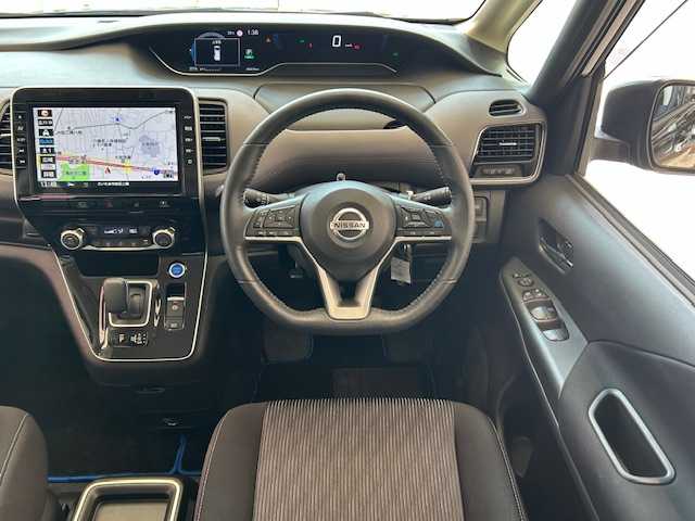 日産 セレナ e－パワー ハイウェイスター V 埼玉県 2021(令3)年 4.7万km ダイヤモンドブラック プロパイロット/純正１０インチナビ/ CD/DVD/BT/BD/USB/フルセグ/アラウンドビューモニター/両側電動スライドドア/デジタルインナーミラー/LEDヘッドライト/電子パーキングブレーキ/オートブレーキホールド/パーキングセンサー/ETC/スマートキー/禁煙車