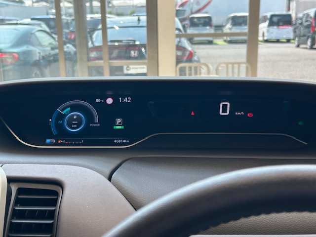 日産 セレナ e－パワー ハイウェイスター V 埼玉県 2021(令3)年 4.7万km ダイヤモンドブラック プロパイロット/純正１０インチナビ/ CD/DVD/BT/BD/USB/フルセグ/アラウンドビューモニター/両側電動スライドドア/デジタルインナーミラー/LEDヘッドライト/電子パーキングブレーキ/オートブレーキホールド/パーキングセンサー/ETC/スマートキー/禁煙車