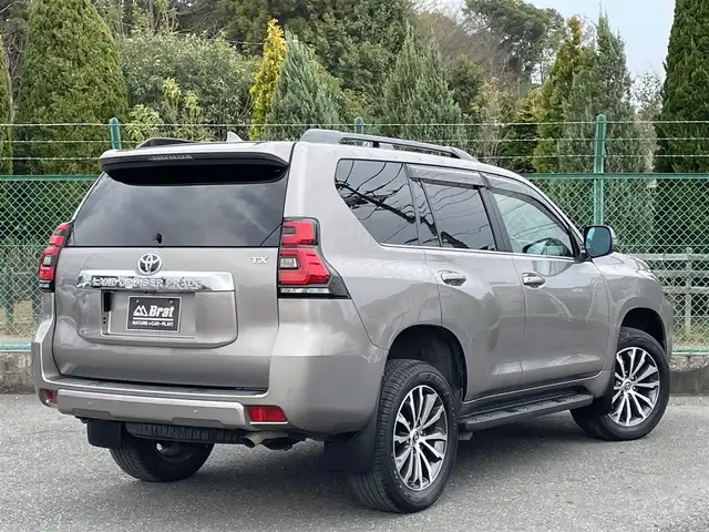 トヨタ ランドクルーザー プラド TX Lパッケージ 千葉県 2019(令1)年 6.6万km アバンギャルドブロンズメタリック 【ディーゼル 4WD 5人乗】/黒革シート/前席パワーシート/シートヒーター/シートベンチレーター/Tコネクトナビ/（Bluetooth・MSV・USB入力端子・フルセグTV/TVキャンセラー付）/パノラミックビューカメラ/フロント/サイド/バックカメラ/ビルトインETC2.0/プリクラッシュセーフティ/レーンディパーチャーアラート/レーダークルーズコントロール/オートハイビーム/オートライト/クリアランスソナー/センターデフロック/DAC/VIPERセキュリティ/ルーフレール/純正フロアマット