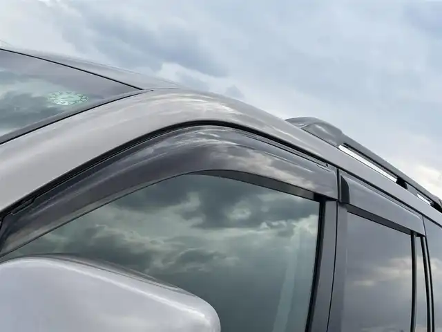 トヨタ ランドクルーザー プラド TX Lパッケージ 千葉県 2019(令1)年 6.6万km アバンギャルドブロンズメタリック 【ディーゼル 4WD 5人乗】/黒革シート/前席パワーシート/シートヒーター/シートベンチレーター/Tコネクトナビ/（Bluetooth・MSV・USB入力端子・フルセグTV/TVキャンセラー付）/パノラミックビューカメラ/フロント/サイド/バックカメラ/ビルトインETC2.0/プリクラッシュセーフティ/レーンディパーチャーアラート/レーダークルーズコントロール/オートハイビーム/オートライト/クリアランスソナー/センターデフロック/DAC/VIPERセキュリティ/ルーフレール/純正フロアマット