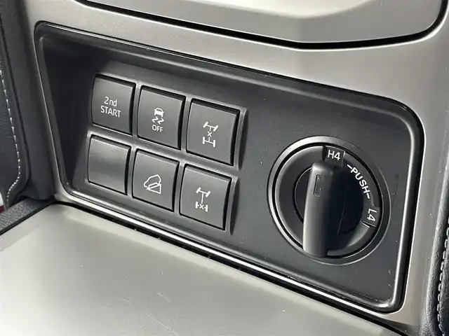 トヨタ ランドクルーザー プラド TX Lパッケージ 千葉県 2019(令1)年 6.6万km アバンギャルドブロンズメタリック 【ディーゼル 4WD 5人乗】/黒革シート/前席パワーシート/シートヒーター/シートベンチレーター/Tコネクトナビ/（Bluetooth・MSV・USB入力端子・フルセグTV/TVキャンセラー付）/パノラミックビューカメラ/フロント/サイド/バックカメラ/ビルトインETC2.0/プリクラッシュセーフティ/レーンディパーチャーアラート/レーダークルーズコントロール/オートハイビーム/オートライト/クリアランスソナー/センターデフロック/DAC/VIPERセキュリティ/ルーフレール/純正フロアマット