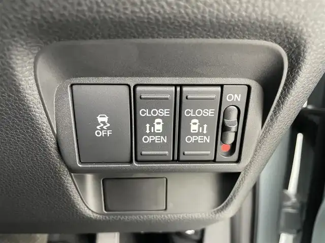 ホンダ フリード AIR EX 埼玉県 2024(令6)年 0.2万km フィヨルドミストパール ホンダセンシング/・レーダークルーズコントロール/・衝突被害軽減装置/・レーンキープアシスト/・ブラインドスポットモニター/純正9インチホンダコネクトナビ(LXM-242ZFNi)/フルセグ/Bluetooth/バックカメラ/両側パワースライドドア/ハーフレザーシート/D/N席シートヒーター/前後コーナーセンサー/前後ドライブレコーダー/電格ウィンカーミラー/LEDヘッドライト/オートライト/スマートキー