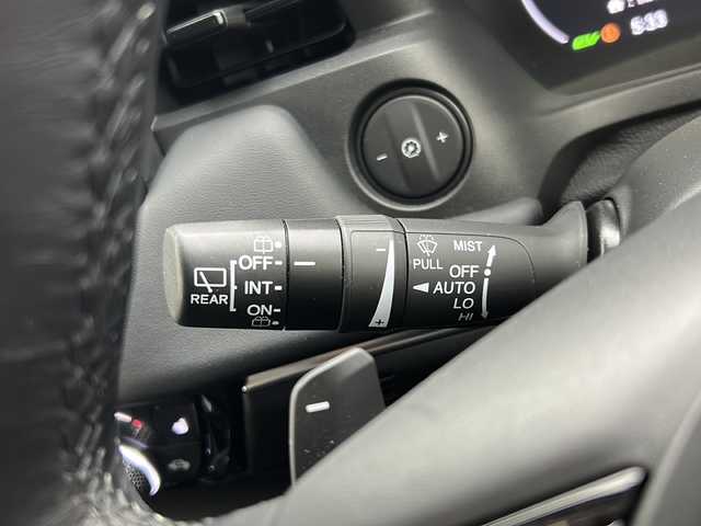 ホンダ ヴェゼル ハイブリッド e:HEV Z 宮城県 2022(令4)年 1.3万km プラチナホワイトパール 純正９インチナビ/（AM/FM/BT/Apple Car Play/Android Auto)/フルセグTV/レーダークルーズコントロール/パワーバックドア/前席シートヒーター/ステアリングヒーター/置くだけ充電/バックカメラ/ETC2.0/BSM/ハーフレザー/パドルシフト/前後コーナーセンサー/ダウンヒルアシストコントロール/LEDヘッドライト/純正18インチアルミホイール/純ドアバイザー