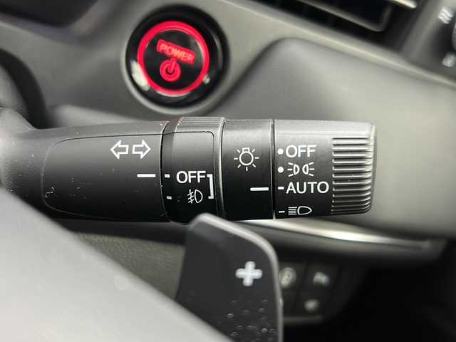 ホンダ ヴェゼル ハイブリッド e:HEV Z 宮城県 2022(令4)年 1.3万km プラチナホワイトパール 純正９インチナビ/（AM/FM/BT/Apple Car Play/Android Auto)/フルセグTV/レーダークルーズコントロール/パワーバックドア/前席シートヒーター/ステアリングヒーター/置くだけ充電/バックカメラ/ETC2.0/BSM/ハーフレザー/パドルシフト/前後コーナーセンサー/ダウンヒルアシストコントロール/LEDヘッドライト/純正18インチアルミホイール/純ドアバイザー