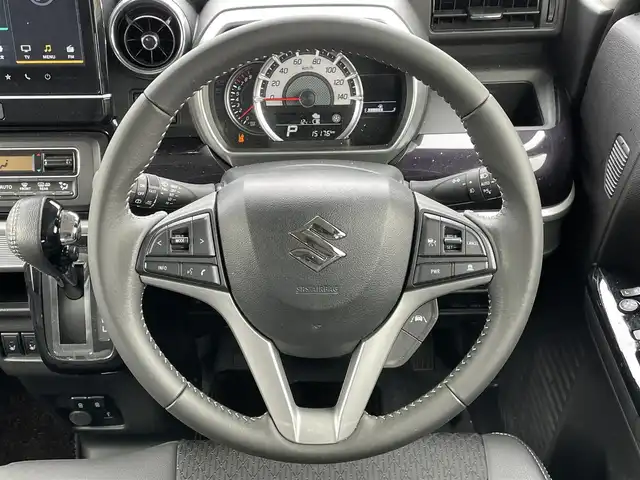 スズキ スペーシア カスタム HYBRID XS 道央・札幌 2023(令5)年 1.6万km ブルーイッシュブラックパール3 ４WD/純正ディーラーOPナビ/CD/DVD/BT/フルセグ/デュアルカメラブレーキサポート/横滑り防止装置/レーダークルーズコントロール/レーンキープアシスト/リアパーキングセンサー/アラウンドビューモニター/ビルトインETC/ドライブレコーダー/アイドリングストップ/両側パワースライドドア/前席シートヒーター/ハーフレザーシート/革巻きステアリング/ステアリングリモコン/プッシュスタート/スマートキー/LEDヘッドライト/オートライト/オートハイビーム/フォグランプ/電動格納ミラー/ヒーテッドドアミラー/ウィンカーミラー/純正フロアマット/ドアバイザー