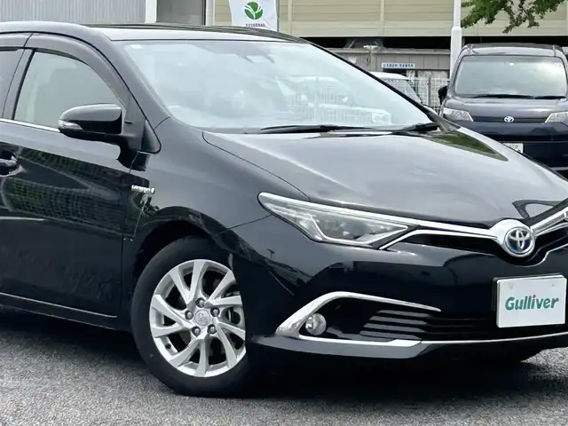 トヨタ オーリスハイブリッド 静岡県 2017(平29)年 3.8万km ブラックマイカ ワンオーナー/純正SDナビ（AM/FM/CD/TV/BT）/ビルトインETC/ムーンルーフ/2眼LEDヘッドライト/保証書/取扱説明書/ナビ取扱説明書
