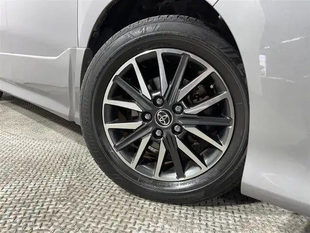 トヨタ ヴォクシー ZS 煌 大阪府 2015(平27)年 6.4万km アイスチタニウムマイカメタリック 純正ナビ(フルセグ/DVD再生/Bluetooth) バックカメラ ETC 両側パワースライドドア オートライト オートエアコン 横滑り防止 スマートキー プッシュスタート フォグランプ