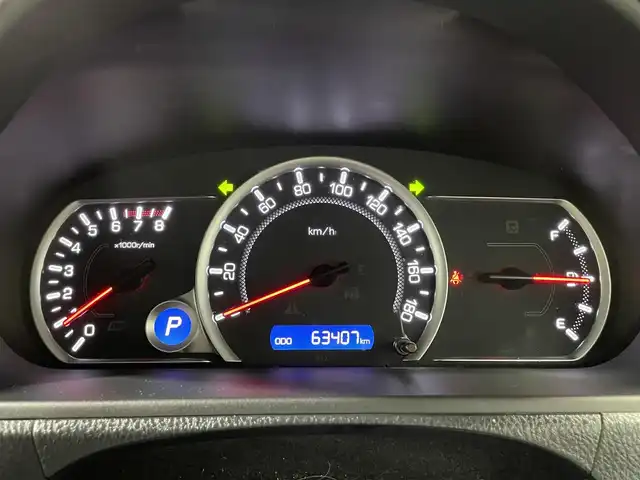 トヨタ ヴォクシー ZS 煌 大阪府 2015(平27)年 6.4万km アイスチタニウムマイカメタリック 純正ナビ(フルセグ/DVD再生/Bluetooth) バックカメラ ETC 両側パワースライドドア オートライト オートエアコン 横滑り防止 スマートキー プッシュスタート フォグランプ