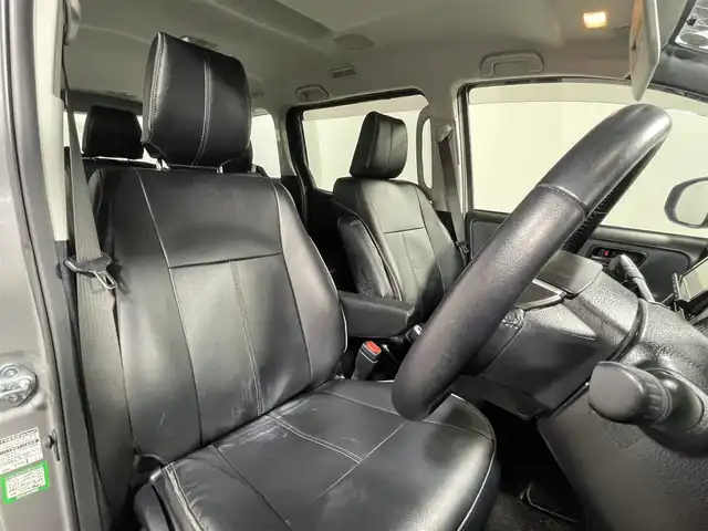 トヨタ ヴォクシー ZS 煌 大阪府 2015(平27)年 6.4万km アイスチタニウムマイカメタリック 純正ナビ(フルセグ/DVD再生/Bluetooth) バックカメラ ETC 両側パワースライドドア オートライト オートエアコン 横滑り防止 スマートキー プッシュスタート フォグランプ