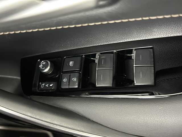 トヨタ カローラツーリング ハイブリッド ダブルバイビー 愛知県 2019(令1)年 4.3万km ホワイトパールクリスタルシャイン 純正9インチディスプレイオーディオ/・フルセグTV/・バックカメラ/・Bluetooth/トヨタセーフティセンス/・レーンキープアシスト/・レーダークルーズコントロール/・ブラインドスポットモニター/ビルトインETC2.0/ステアリングスイッチ/LEDヘッドライト/ハーフレザーシート/スマートキー/スペアキー/純正17インチAW