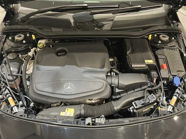 メルセデス・ベンツ ＣＬＡ１８０ 新潟県 2016(平28)年 3.9万km コスモスブラック レーダーセーフティパッケージ/-ブラインドスポットアシスト/-ディストロニックプラス/-レーンキーピングアシスト/-PRE SAFE/ベーシックパッケージ/-HIDヘッドライト&ウォッシャー/-パークトロニック/-シートヒーター/-キーレスゴー/純正HDDナビ/フルセグTV/バックカメラ/ETC/パドルシフト/純正18インチAW