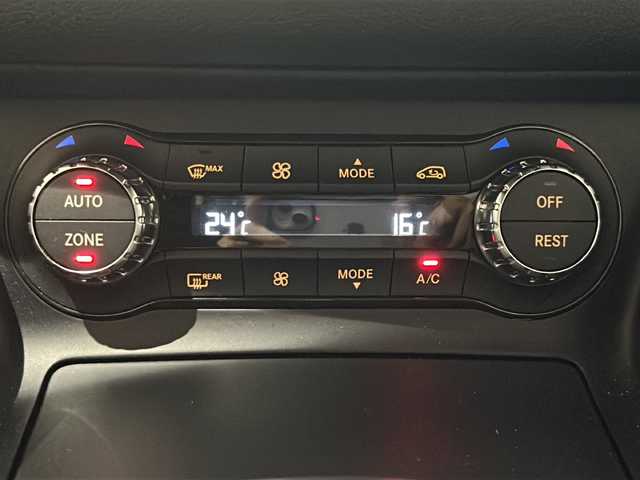 メルセデス・ベンツ ＣＬＡ１８０ 新潟県 2016(平28)年 3.9万km コスモスブラック レーダーセーフティパッケージ/-ブラインドスポットアシスト/-ディストロニックプラス/-レーンキーピングアシスト/-PRE SAFE/ベーシックパッケージ/-HIDヘッドライト&ウォッシャー/-パークトロニック/-シートヒーター/-キーレスゴー/純正HDDナビ/フルセグTV/バックカメラ/ETC/パドルシフト/純正18インチAW