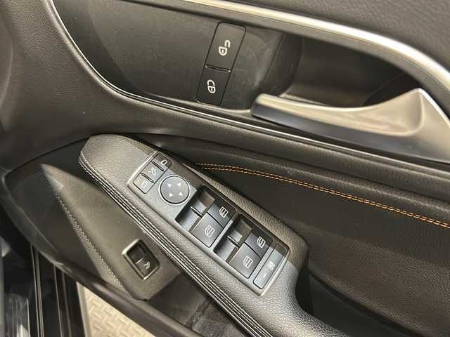 メルセデス・ベンツ ＣＬＡ１８０ 新潟県 2016(平28)年 3.9万km コスモスブラック レーダーセーフティパッケージ/-ブラインドスポットアシスト/-ディストロニックプラス/-レーンキーピングアシスト/-PRE SAFE/ベーシックパッケージ/-HIDヘッドライト&ウォッシャー/-パークトロニック/-シートヒーター/-キーレスゴー/純正HDDナビ/フルセグTV/バックカメラ/ETC/パドルシフト/純正18インチAW