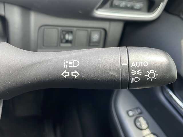 日産 セレナ X V 岩手県 2022(令4)年 7.2万km ダークメタルグレー 社外メモリナビ/AM/FM/Bluetooth/フロント/サイド/バックカメラ/アラウンドビューモニター/ETC/ドライブレコーダー/両側パワースライドドア/クルーズコントロール/衝突被害軽減ブレーキ/横滑り防止装置/コーナーセンサー/アイドリングストップ/オートライト/オートハイビーム/HIDヘッドライト/スマートキー/プッシュスタート/電動格納ミラー/社外15インチAW/社外フロアマット/保証書/取扱説明書