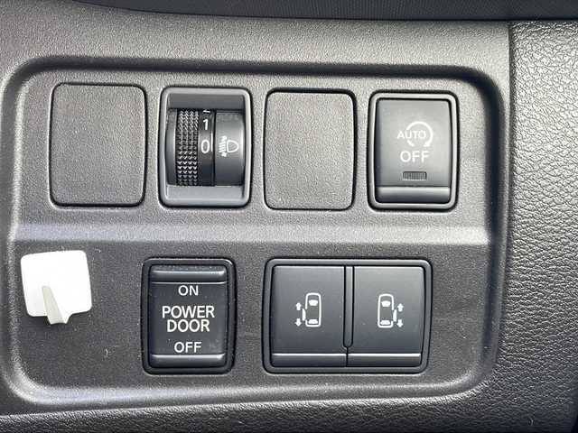 日産 セレナ X V 岩手県 2022(令4)年 7.2万km ダークメタルグレー 社外メモリナビ/AM/FM/Bluetooth/フロント/サイド/バックカメラ/アラウンドビューモニター/ETC/ドライブレコーダー/両側パワースライドドア/クルーズコントロール/衝突被害軽減ブレーキ/横滑り防止装置/コーナーセンサー/アイドリングストップ/オートライト/オートハイビーム/HIDヘッドライト/スマートキー/プッシュスタート/電動格納ミラー/社外15インチAW/社外フロアマット/保証書/取扱説明書