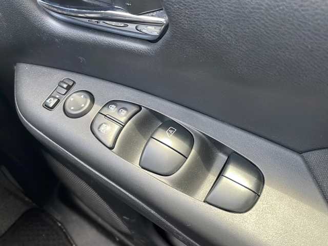 日産 セレナ X V 岩手県 2022(令4)年 7.2万km ダークメタルグレー 社外メモリナビ/AM/FM/Bluetooth/フロント/サイド/バックカメラ/アラウンドビューモニター/ETC/ドライブレコーダー/両側パワースライドドア/クルーズコントロール/衝突被害軽減ブレーキ/横滑り防止装置/コーナーセンサー/アイドリングストップ/オートライト/オートハイビーム/HIDヘッドライト/スマートキー/プッシュスタート/電動格納ミラー/社外15インチAW/社外フロアマット/保証書/取扱説明書