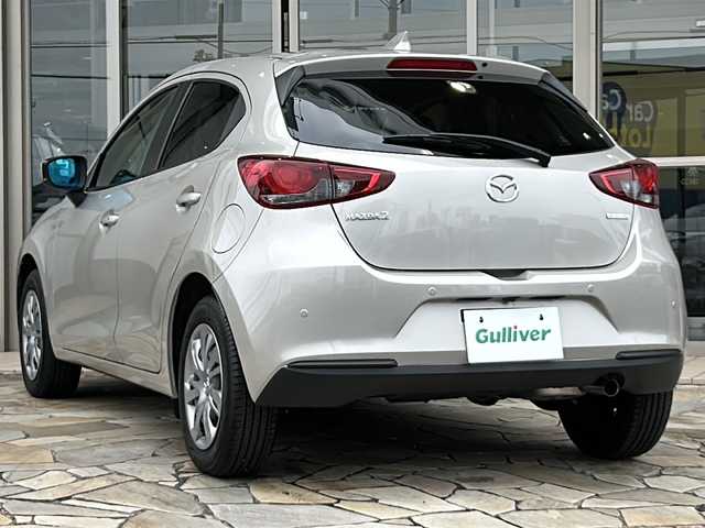 マツダ マツダ２ 15S スマートエディション 静岡県 2022(令4)年 0.7万km プラチナクォーツメタリック 純正ナビ/・FM/・AM/・Stitcher/・Bluetooth/・USB/・SD/・AUX/主要装備/・３６０°ビューモニター/・ＥＴＣ/・ドライブレコーダー/・ブラインドスポットモニター/・ＬＥＤヘッドライト/・スマートシティーブレーキサポート/・車線逸脱警報システム/・アイドリングストップ/・コーナーセンサー/・ＭＴモード付ＡＴ/・誤発進抑制制御/・サイドカーテンエアバッグ
