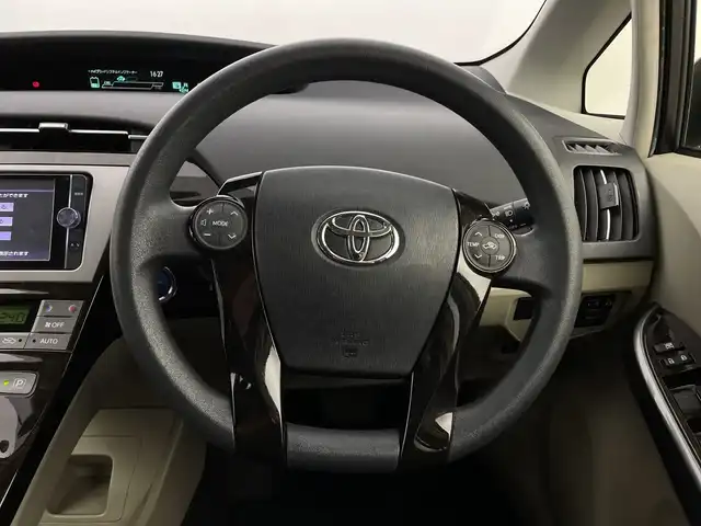 トヨタ プリウス S　マイコーデ 新潟県 2014(平26)年 10.6万km ホワイトパールクリスタルシャイン 純正メモリーナビ/フルセグ＆ＤＶＤ/合皮レザー/スマートキー/スペアキー/ビルトインＥＴＣ/ＨＩＤ/純正１５アルミ/左右バニティミラー/スタッドレス積込/保証書＆整備手帳