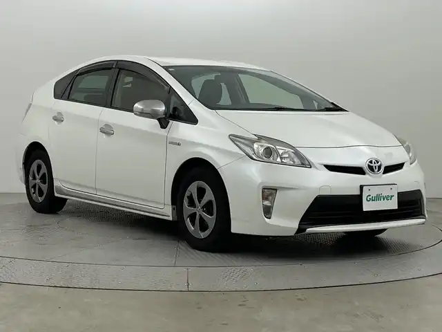トヨタ プリウス S　マイコーデ 新潟県 2014(平26)年 10.6万km ホワイトパールクリスタルシャイン 純正メモリーナビ/フルセグ＆ＤＶＤ/合皮レザー/スマートキー/スペアキー/ビルトインＥＴＣ/ＨＩＤ/純正１５アルミ/左右バニティミラー/スタッドレス積込/保証書＆整備手帳