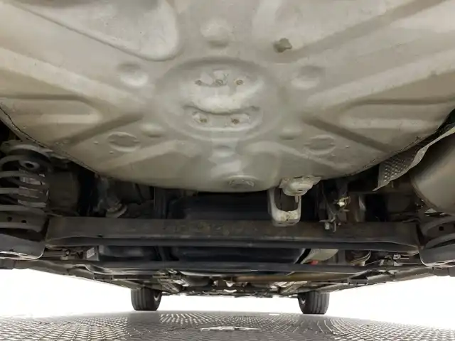 トヨタ プリウス S　マイコーデ 新潟県 2014(平26)年 10.6万km ホワイトパールクリスタルシャイン 純正メモリーナビ/フルセグ＆ＤＶＤ/合皮レザー/スマートキー/スペアキー/ビルトインＥＴＣ/ＨＩＤ/純正１５アルミ/左右バニティミラー/スタッドレス積込/保証書＆整備手帳