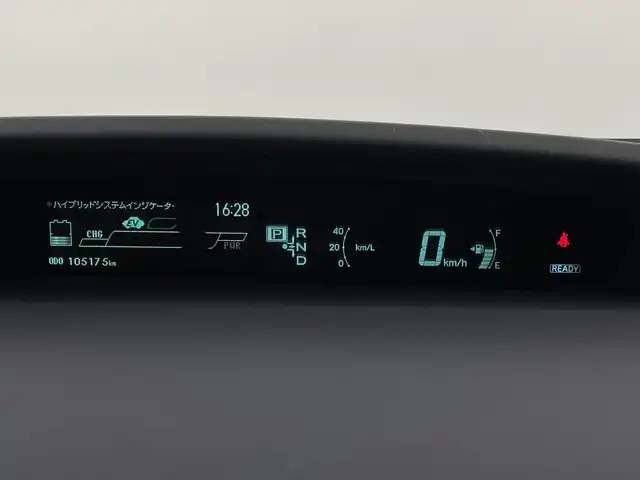 トヨタ プリウス S　マイコーデ 新潟県 2014(平26)年 10.6万km ホワイトパールクリスタルシャイン 純正メモリーナビ/フルセグ＆ＤＶＤ/合皮レザー/スマートキー/スペアキー/ビルトインＥＴＣ/ＨＩＤ/純正１５アルミ/左右バニティミラー/スタッドレス積込/保証書＆整備手帳
