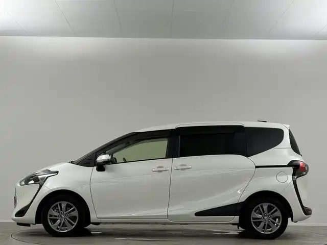 トヨタ シエンタ ハイブリッド G クエロ 埼玉県 2021(令3)年 4.9万km ホワイトパールクリスタルシャイン 純正9型ナビ　全方位　LEDヘッドライト　シートヒーター　両側電動　CD　DVD　BT　フルセグ　クルーズコントロール　レーンキープアシスト　衝突被害軽減　ETC　ドライブレコーダー