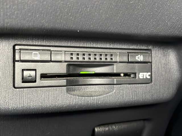 トヨタ プリウス S 静岡県 2014(平26)年 7.1万km ホワイトパールクリスタルシャイン 純正CD/スマートキー/ディスチャージ/プッシュスタート/フォグランプ/オートライト/ビルトインETC