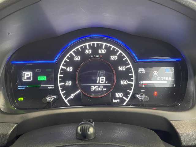 日産 ノート e－パワー ニスモ 群馬県 2018(平30)年 10.1万km ブリリアントホワイトパール エマージェンシーブレーキ/純正メモリナビゲーション/（CD/DVD/SD/BT/フルセグTV）/全方位カメラ/デジタルインナーミラー/ナビ連動ドライブレコーダー/ETC/クルーズコントロール/クリアランスソナー/LEDヘッドライト/オートライト/ドアバイザー/電格ミラー/社外フロアマット/純正16インチアルミホイール