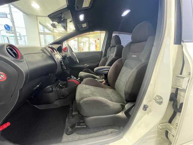 日産 ノート e－パワー ニスモ 群馬県 2018(平30)年 10.1万km ブリリアントホワイトパール エマージェンシーブレーキ/純正メモリナビゲーション/（CD/DVD/SD/BT/フルセグTV）/全方位カメラ/デジタルインナーミラー/ナビ連動ドライブレコーダー/ETC/クルーズコントロール/クリアランスソナー/LEDヘッドライト/オートライト/ドアバイザー/電格ミラー/社外フロアマット/純正16インチアルミホイール