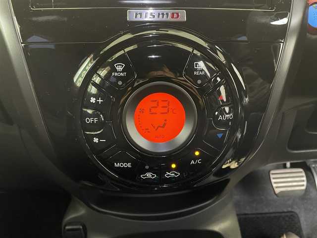 日産 ノート e－パワー ニスモ 群馬県 2018(平30)年 10.1万km ブリリアントホワイトパール エマージェンシーブレーキ/純正メモリナビゲーション/（CD/DVD/SD/BT/フルセグTV）/全方位カメラ/デジタルインナーミラー/ナビ連動ドライブレコーダー/ETC/クルーズコントロール/クリアランスソナー/LEDヘッドライト/オートライト/ドアバイザー/電格ミラー/社外フロアマット/純正16インチアルミホイール