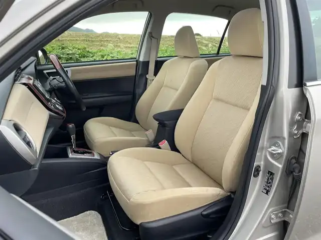 トヨタ カローラ アクシオ 1．5 ラグゼール 新潟県 2012(平24)年 7.4万km メローシルバーメタリック 4WD/社外SDナビ(MDV-L301)/CD/USB/ワンセグテレビ/バックカメラ/ETC/運転席エアシート/ステアリングスイッチ/スマートキー/プッシュスタート/キセノンヘッドライト/オートライト/フォグランプ/社外17インチアルミホイール