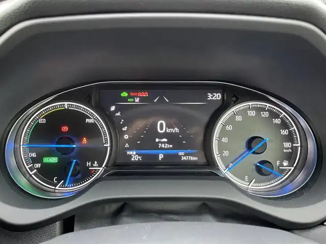 トヨタ ハリアー ハイブリッド G 島根県 2022(令4)年 3.5万km ホワイトパールクリスタルシャイン 登録時走行距離 34776km/ワンオーナー/取扱説明書（ナビ・車両）/保証書/純正ディスプレイオーディオ/(Bluetooth/AM/FM/USB/Miracast)/バックカメラ/プリクラッシュセーフティシステム/ブラインドスポットモニター/レーダークルーズコントロール/レーンキープアシススト/電動リアゲート/ドライブレコーダー前後/パワーシート/クリアランスソナー/LEDヘッドライト/オートライト/オートマチックハイビーム/４WD/ETC/純正アルミ１９インチ/禁煙車