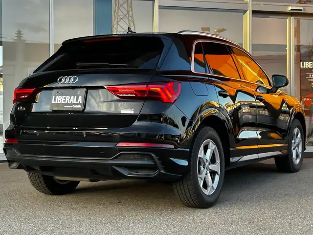 アウディ Ｑ３ 35TDIクワトロ Sライン 富山県 2020(令2)年 2.7万km 黒 プラスパッケージ/ベーシックパッケージ/アシスタンスパッケージ/テクノロジーパッケージ/BANG＆OLUFSENサウンド/純正SDナビ/Bluetooth接続/App-conect/qi充電/バックカメラ/トップビューカメラ/前後ドラレコ/電動リアゲート/D/N席シートヒーター/D/N席パワーシート/衝突軽減/コーナーセンサー