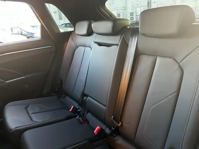 アウディ Ｑ３ 35TDIクワトロ Sライン 富山県 2020(令2)年 2.7万km 黒 プラスパッケージ/ベーシックパッケージ/アシスタンスパッケージ/テクノロジーパッケージ/BANG＆OLUFSENサウンド/純正SDナビ/Bluetooth接続/App-conect/qi充電/バックカメラ/トップビューカメラ/前後ドラレコ/電動リアゲート/D/N席シートヒーター/D/N席パワーシート/衝突軽減/コーナーセンサー
