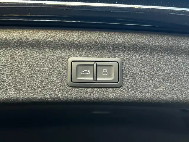 アウディ Ｑ３ 35TDIクワトロ Sライン 富山県 2020(令2)年 2.7万km 黒 プラスパッケージ/ベーシックパッケージ/アシスタンスパッケージ/テクノロジーパッケージ/BANG＆OLUFSENサウンド/純正SDナビ/Bluetooth接続/App-conect/qi充電/バックカメラ/トップビューカメラ/前後ドラレコ/電動リアゲート/D/N席シートヒーター/D/N席パワーシート/衝突軽減/コーナーセンサー