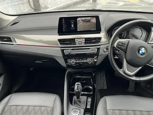 ＢＭＷ Ｘ１ 神奈川県 2019(令1)年 1.6万km ミネラルグレー レーダークルーズコントロール/衝突軽減システム/レーダークルーズコントロール/純正ナビ/CD/AM/FM/メモリ/純正AW１８インチ/カーテンエアバッグ/サイドエアバッグ/LEDヘッドライト/フォグランプ/オートライト/ハーフレザー