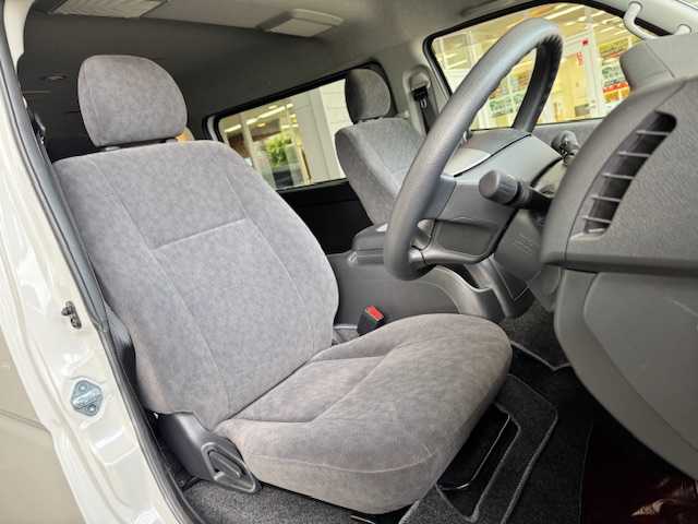 トヨタ ハイエース GL ロング 道北・旭川 2021(令3)年 0.7万km ホワイトパールクリスタルシャイン フルセグテレビ/片側パワースライドドア/ETC/ドアバイザー/フロントカメラ/サイドカメラ/バックカメラ/全方位カメラ/フロントフォグランプ/リアフォグランプ/社外アルミホイール/ミラーヒーター/寒冷地仕様車