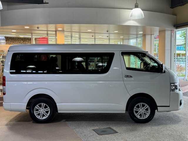 トヨタ ハイエース GL ロング 道北・旭川 2021(令3)年 0.7万km ホワイトパールクリスタルシャイン フルセグテレビ/片側パワースライドドア/ETC/ドアバイザー/フロントカメラ/サイドカメラ/バックカメラ/全方位カメラ/フロントフォグランプ/リアフォグランプ/社外アルミホイール/ミラーヒーター/寒冷地仕様車