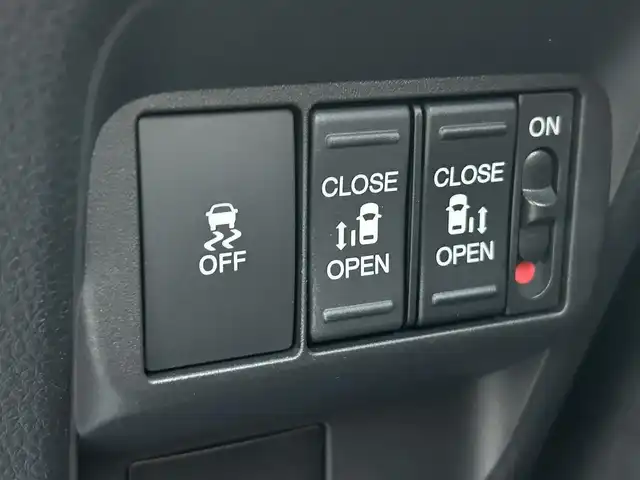 ホンダ フリード ハイブリット e:HEV AIR EX 福岡県 2025(令7)年 0.1千km プラチナホワイトパール 登録済未使用車HondaCONNECTナビバックカメラホンダセンシングコーナーセンサー両側パワスラBSMハーフレザーシートシートヒーターUSBポート純正LEDヘッドライト純正15インチアルミホイールスマートキープッシュスタート