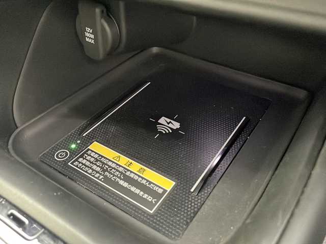 ホンダ ヴェゼル ハイブリッド e:HEV X 大阪府 2023(令5)年 3.5万km クリスタルブラックパール 純正９インチワイドディスプレイオーディオ/【BT/フルセグTV/ナビ/USB]/バックカメラ/ワイヤレス充電器/ETC2.0/ドライブレコーダー前後　DRH-224SD/衝突被害軽減システム/レーンキープアシスト/コーナーセンサー前後/クルーズコントロール追跡/オートライト/パドルシフト/BRAKEHOLD/純正17インチアルミホイール/純正フロアマット/スペアキー