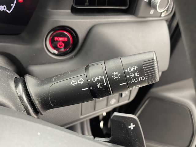 ホンダ ヴェゼル ハイブリッド e:HEV X 大阪府 2023(令5)年 3.5万km クリスタルブラックパール 純正９インチワイドディスプレイオーディオ/【BT/フルセグTV/ナビ/USB]/バックカメラ/ワイヤレス充電器/ETC2.0/ドライブレコーダー前後　DRH-224SD/衝突被害軽減システム/レーンキープアシスト/コーナーセンサー前後/クルーズコントロール追跡/オートライト/パドルシフト/BRAKEHOLD/純正17インチアルミホイール/純正フロアマット/スペアキー