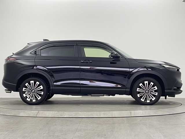 ホンダ ヴェゼル ハイブリッド e:HEV X 大阪府 2023(令5)年 3.5万km クリスタルブラックパール 純正９インチワイドディスプレイオーディオ/【BT/フルセグTV/ナビ/USB]/バックカメラ/ワイヤレス充電器/ETC2.0/ドライブレコーダー前後　DRH-224SD/衝突被害軽減システム/レーンキープアシスト/コーナーセンサー前後/クルーズコントロール追跡/オートライト/パドルシフト/BRAKEHOLD/純正17インチアルミホイール/純正フロアマット/スペアキー