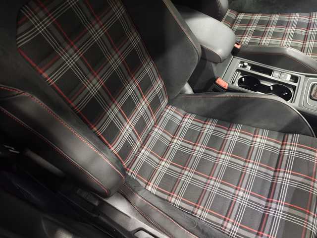 フォルクスワーゲン ゴルフ ＧＴＩ パフォーマンス 群馬県 2014(平26)年 6.3万km カーボンスティールグレーM ワンオーナー/ACC/プリクラッシュセーフティ/レーンキープアシスト/純正ナビ/バックカメラ/フルセグTV/純正19インチAW/スマートキー/アイドリングストップ/Bluetooth/フロアマット