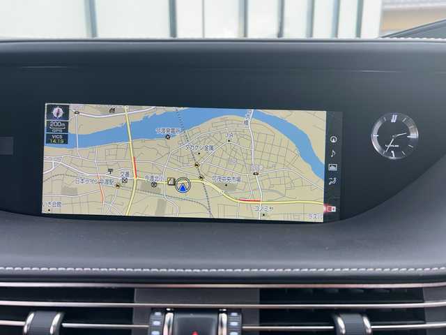 レクサス ＬＳ 500h Fスポーツ 岐阜県 2017(平29)年 3万km ホワイトノーヴァガラスフレーク 登録時走行距離29525km/サンルーフ/純正ディスプレイオーディオ/全方位カメラ/ＥＴＣ２．０/禁煙車/クルーズコントロール/レーンキープアシスト/コーナーセンサー/バックカメラ/ドライブレコーダー/ハーフレザーシート/シートヒーター/エアシート/ステアリングヒーター/純正アルミホイール/純正フロアマット/LEDヘッドライト/オートライト/オートマチックハイビーム/電動リアゲート/ブラインドスポットモニター/プッシュスタート/スマートキー/アイドリングストップ