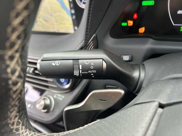 レクサス ＬＳ 500h Fスポーツ 岐阜県 2017(平29)年 3万km ホワイトノーヴァガラスフレーク 登録時走行距離29525km/サンルーフ/純正ディスプレイオーディオ/全方位カメラ/ＥＴＣ２．０/禁煙車/クルーズコントロール/レーンキープアシスト/コーナーセンサー/バックカメラ/ドライブレコーダー/ハーフレザーシート/シートヒーター/エアシート/ステアリングヒーター/純正アルミホイール/純正フロアマット/LEDヘッドライト/オートライト/オートマチックハイビーム/電動リアゲート/ブラインドスポットモニター/プッシュスタート/スマートキー/アイドリングストップ