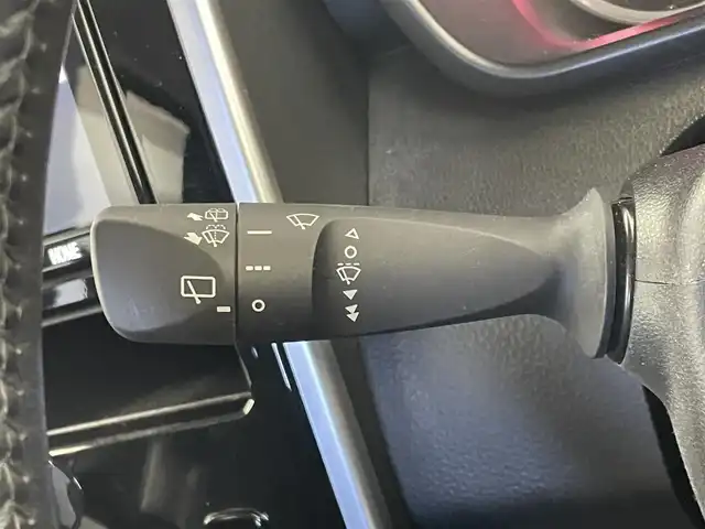 トヨタ タンク カスタムG 埼玉県 2019(平31)年 6.5万km パールホワイトⅢ スマートアシスト３　純正９インチナビ　パノラミックビューモニター　ビルトインＥＴＣ　前後ドライブレコーダー　シートヒーター　ステアリングスイッチ　純正アルミホイール　オートハイビーム　ＬＥＤライト